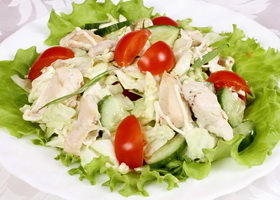 Диетический салат с курицей Диетический салат с курицей
