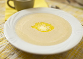 Манная каша на молоке с медом Манная каша на молоке с медом