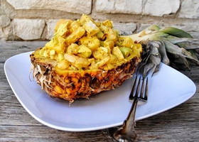 Салат с ананасом и креветками Салат с ананасом и креветками